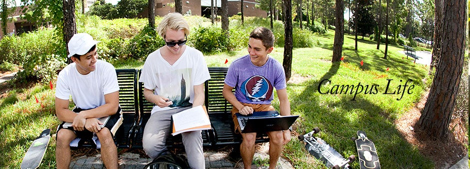 Campus Life Students near Burnett Honors Campus Life Students near Burnett Honors