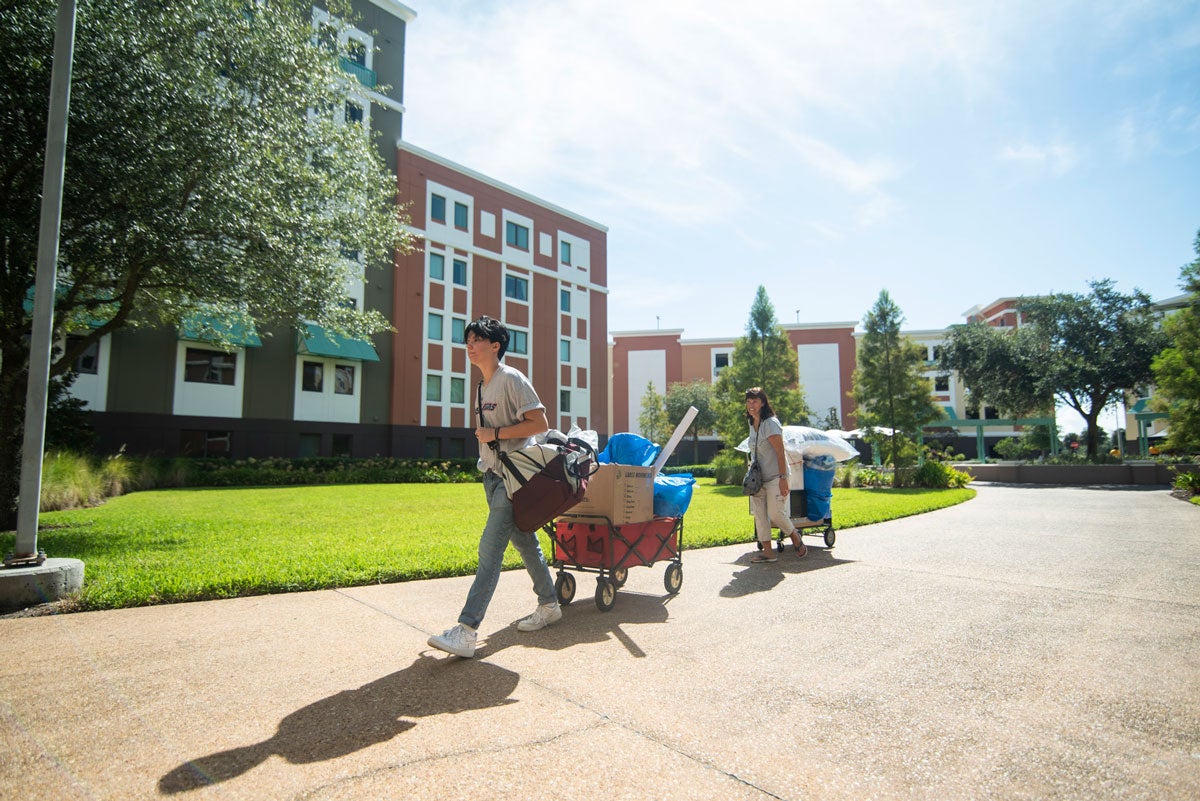 photo of student moving in