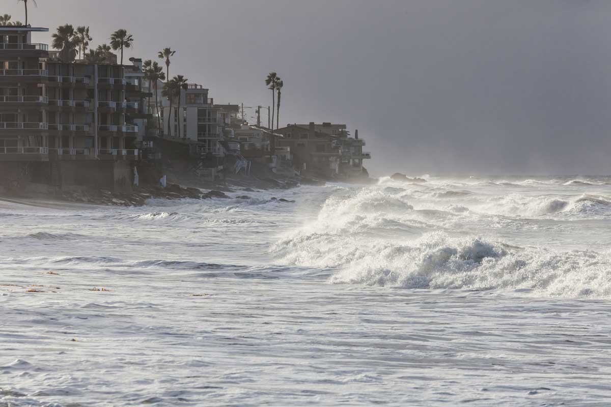 ocean waves near coastline