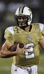 ucf football player wearing #2