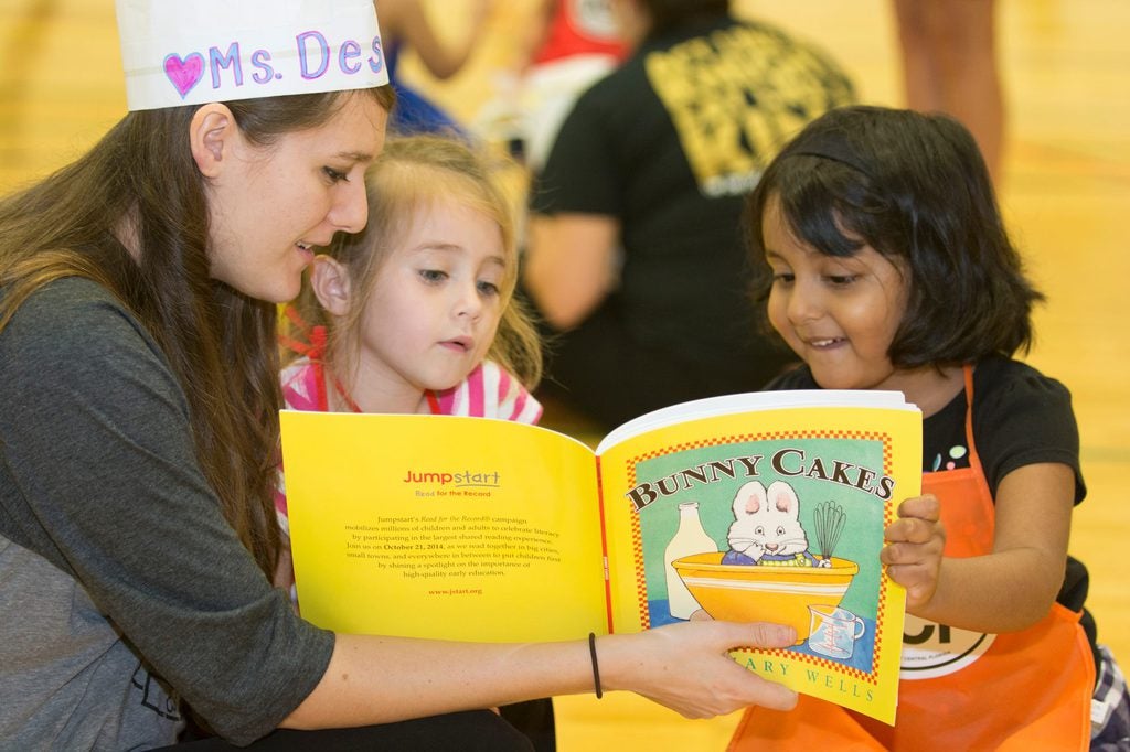 Read for the Record event encourages literacy for young students