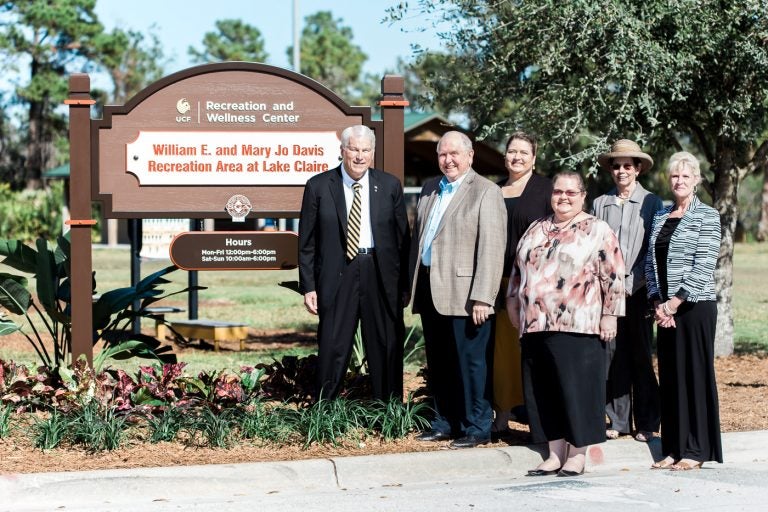 Dr. Hitt welcomes members of the Davis Family