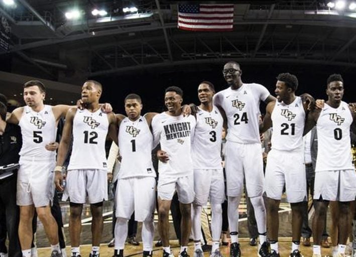 ucf basketball team lined up