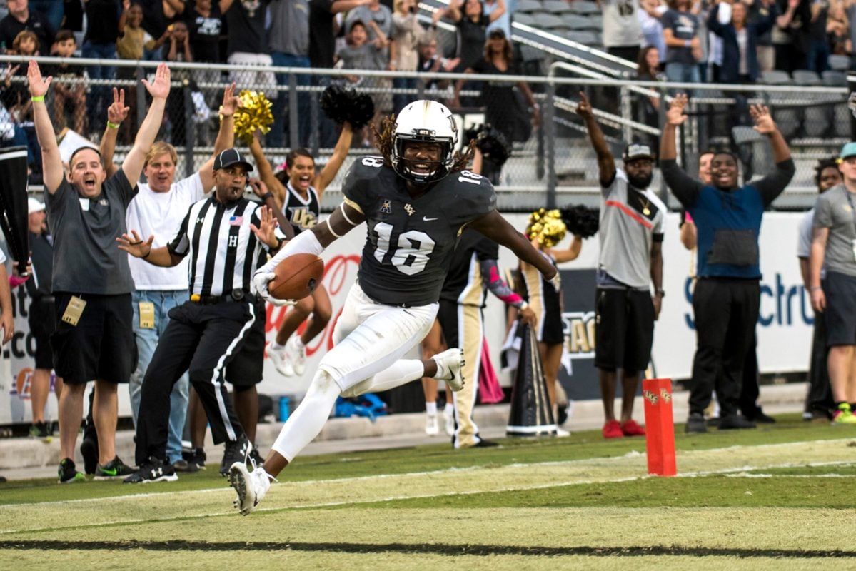 Griffin returned a fumble for a 20-yard touchdown against Austin Peay. The play helped to secure UCF’s 73 – 33 defeat over the Governors. (Photos by Nick Leyva ’15)