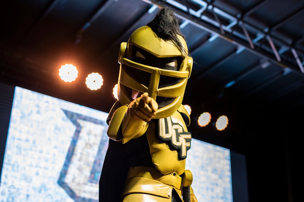 Knightro Pointing