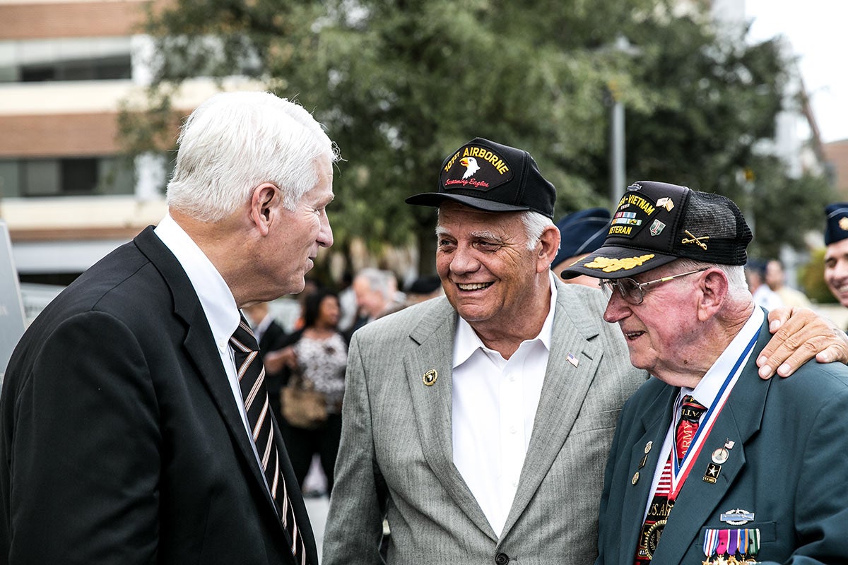 President Hitt and Veterans Talk