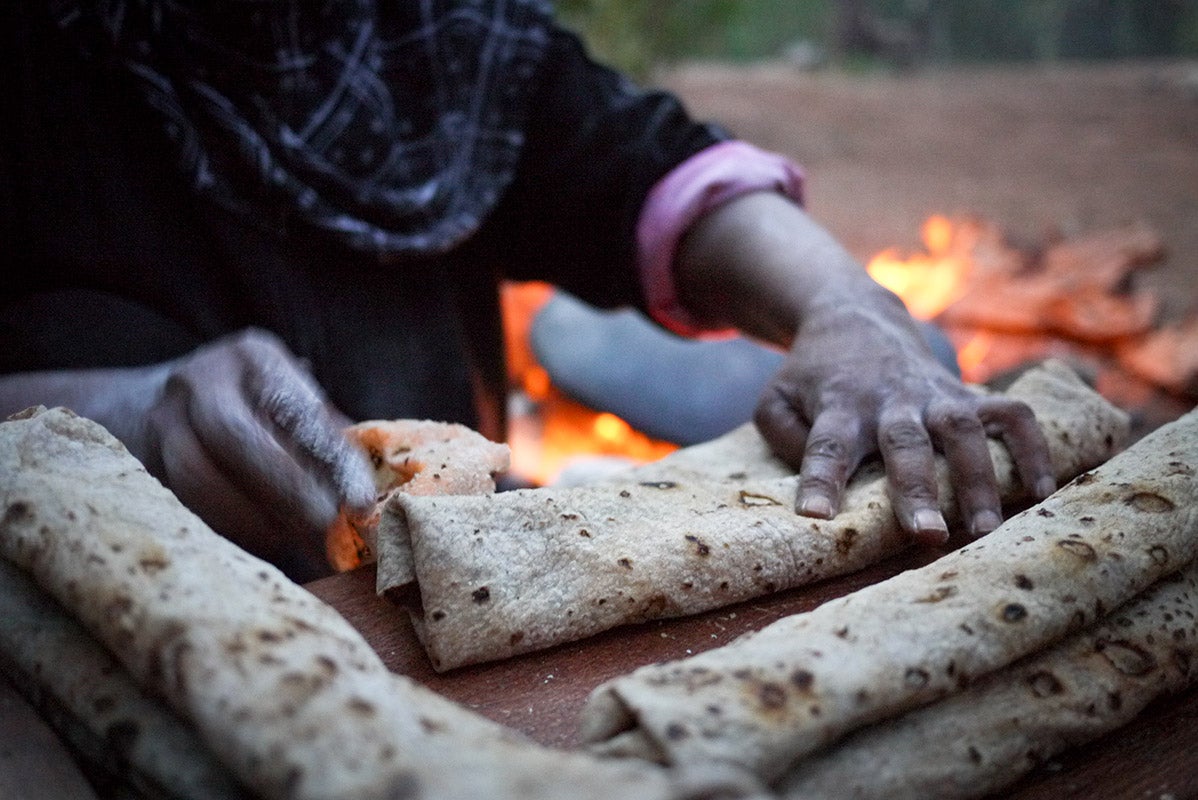 Bedouin-woman-making-shrak-bread-in-Jordan