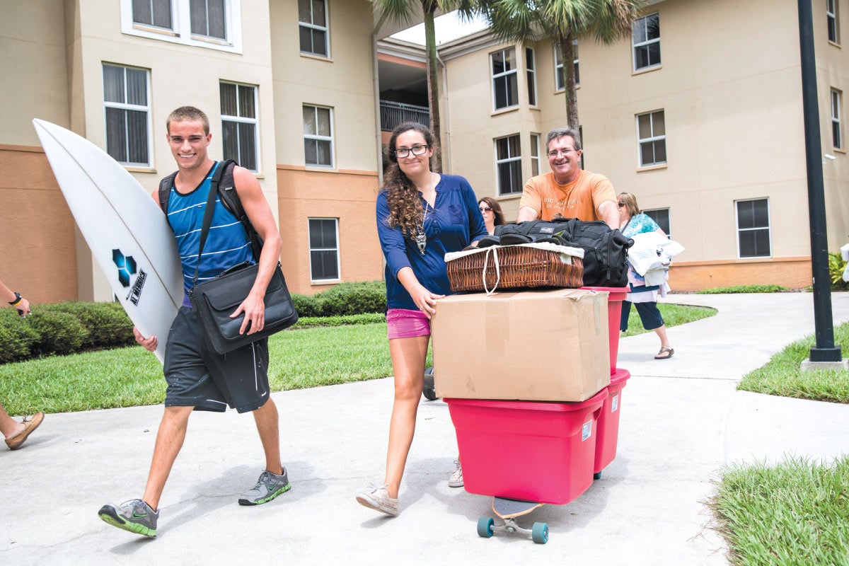 SLIDESHOW_FALL2014_oncampus-movein3