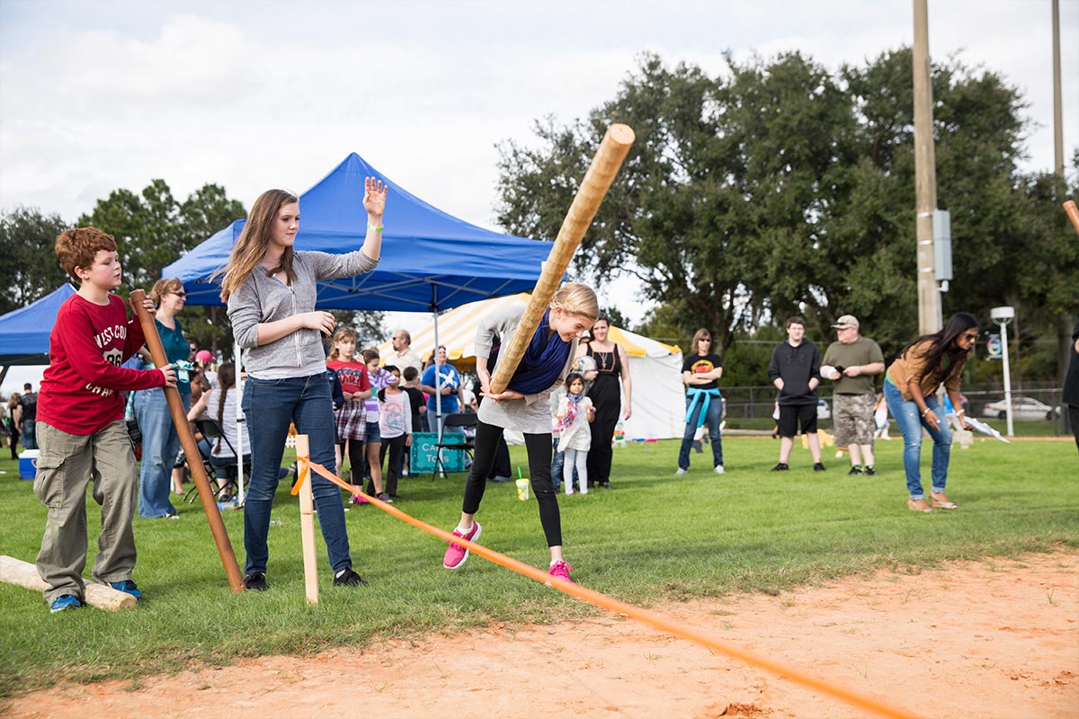 SLIDESHOWS_SPRING2015_oncampus_highlandgames1