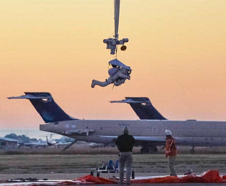 2014 record free-fall parachute jump by Alan Eustace