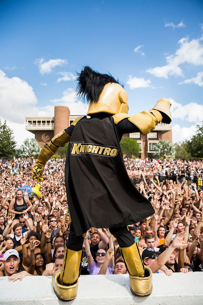 ucf-spirit-splash-2017-knightro