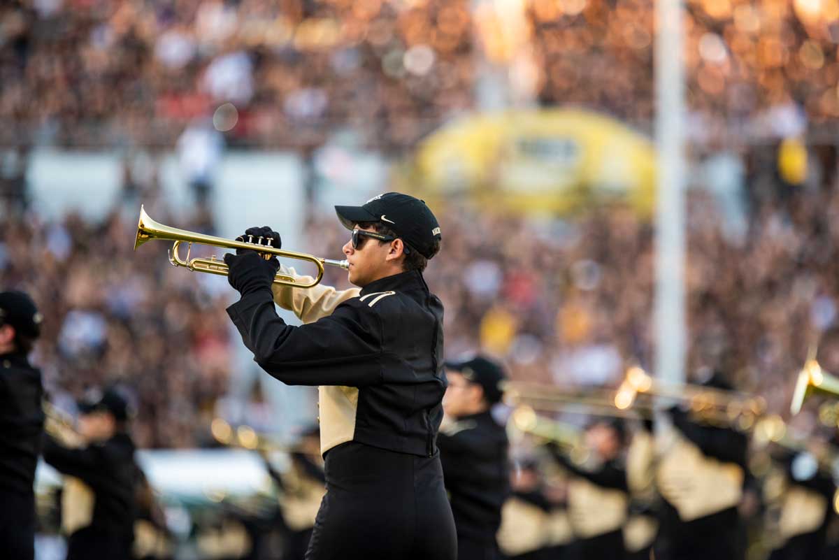 A trumpeter in a marching band